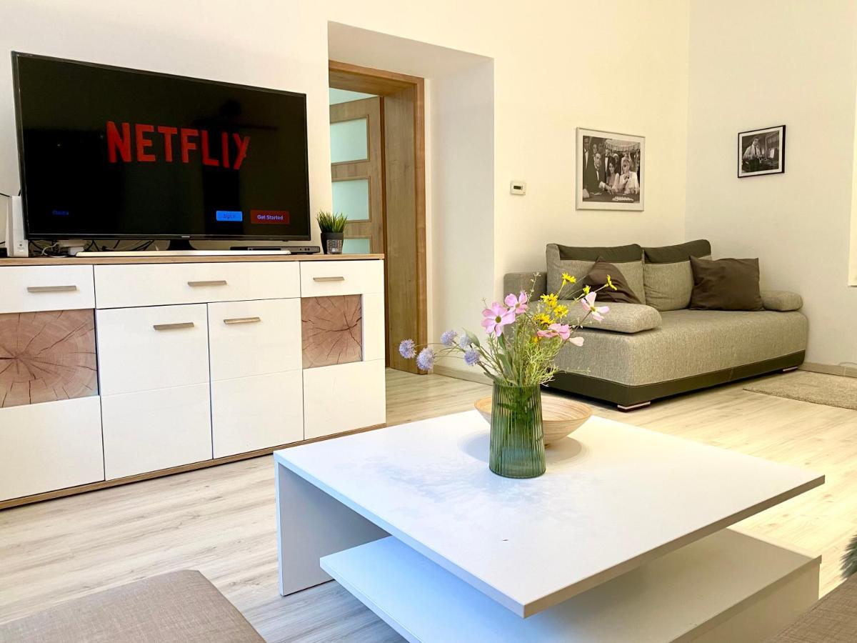 James Bond Apartment Top Location Air Conditioned Μπρατισλάβα Εξωτερικό φωτογραφία