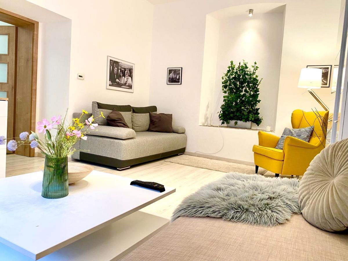 James Bond Apartment Top Location Air Conditioned Μπρατισλάβα Εξωτερικό φωτογραφία