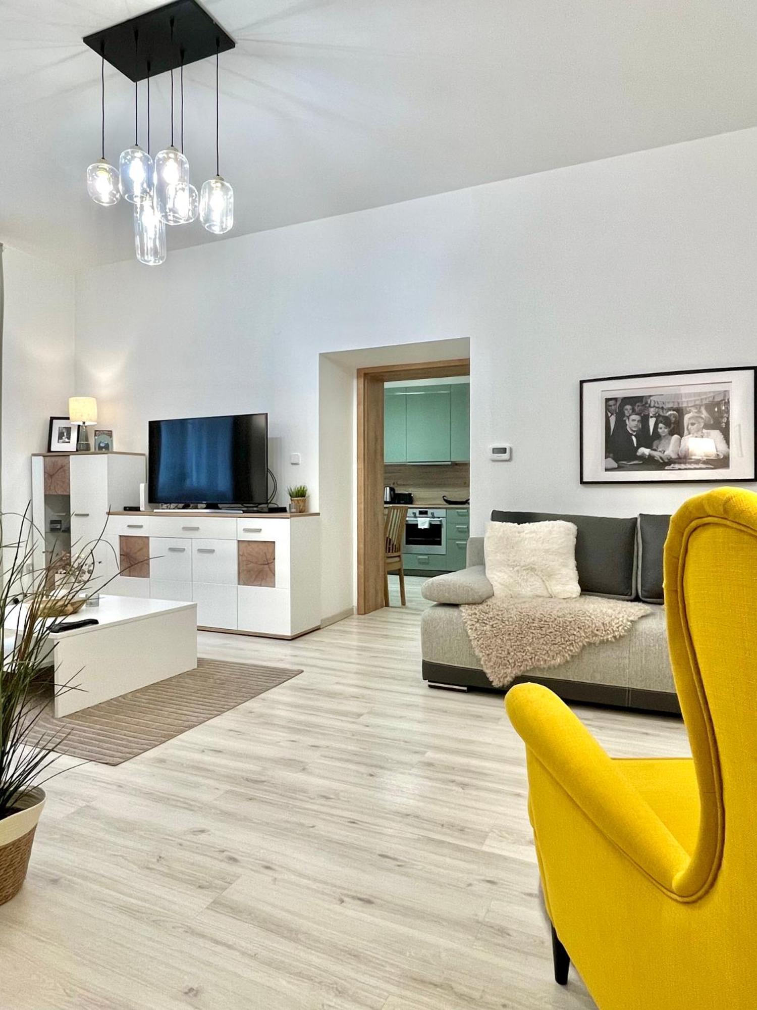 James Bond Apartment Top Location Air Conditioned Μπρατισλάβα Εξωτερικό φωτογραφία