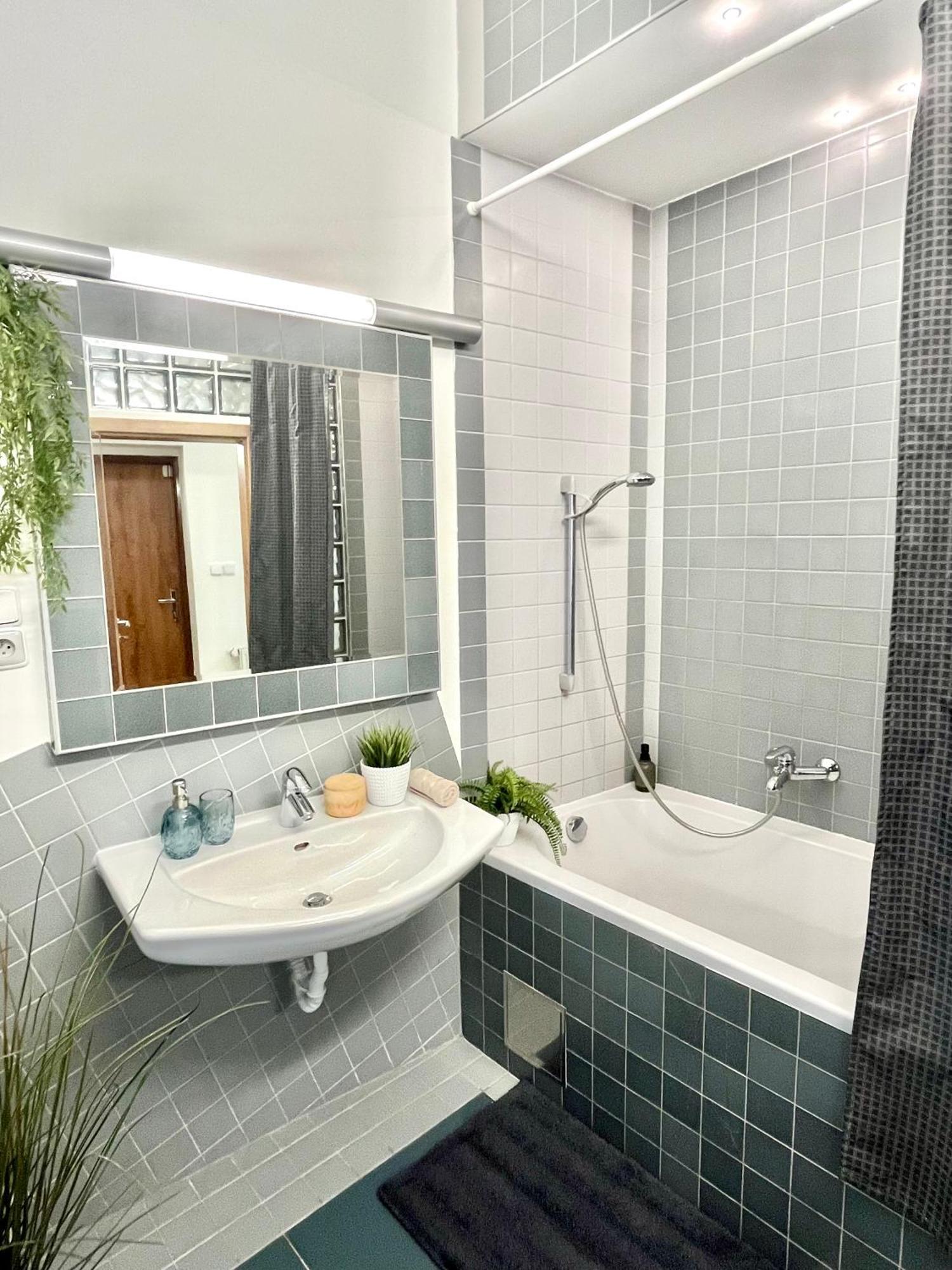 James Bond Apartment Top Location Air Conditioned Μπρατισλάβα Εξωτερικό φωτογραφία