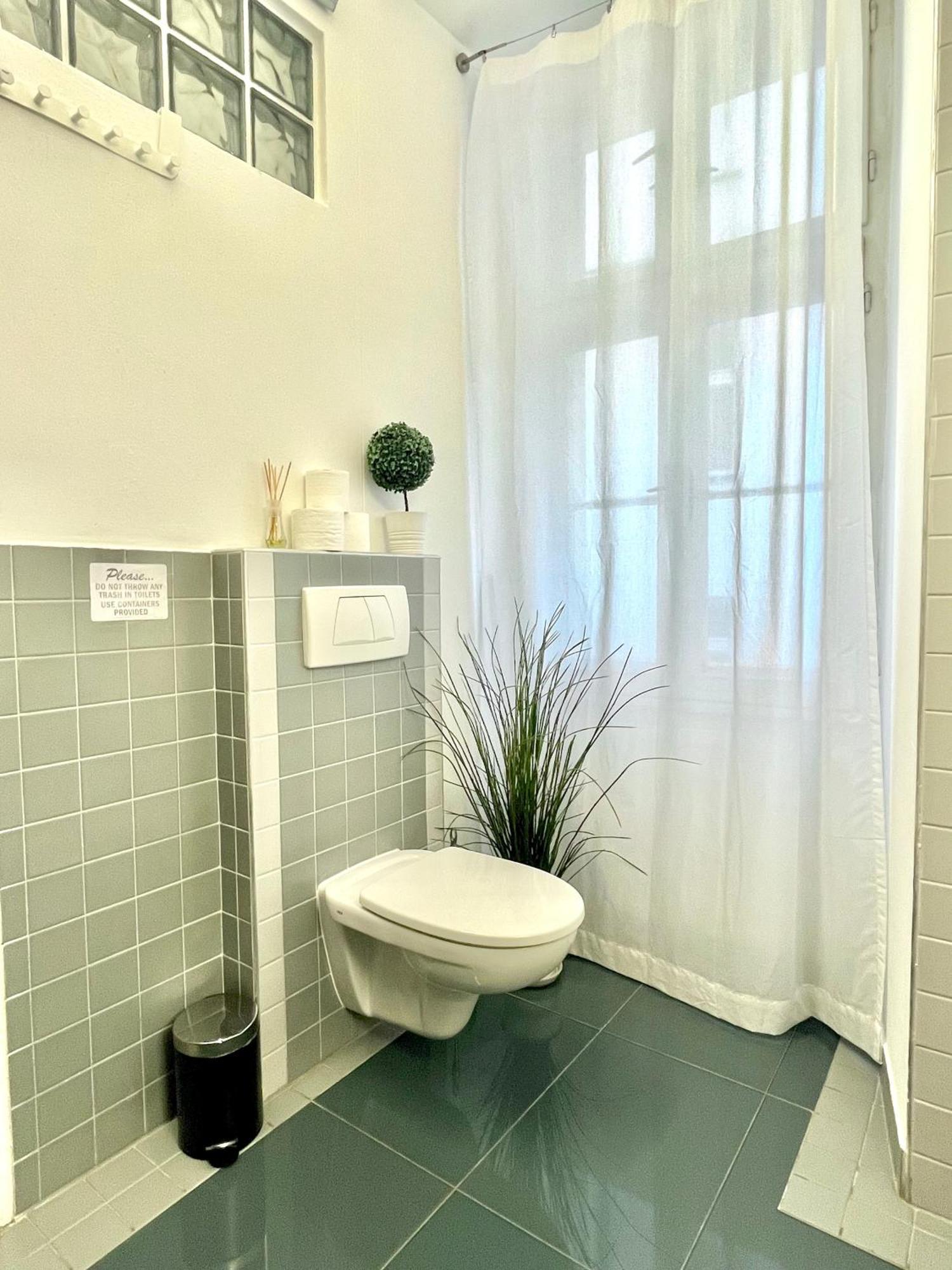 James Bond Apartment Top Location Air Conditioned Μπρατισλάβα Εξωτερικό φωτογραφία