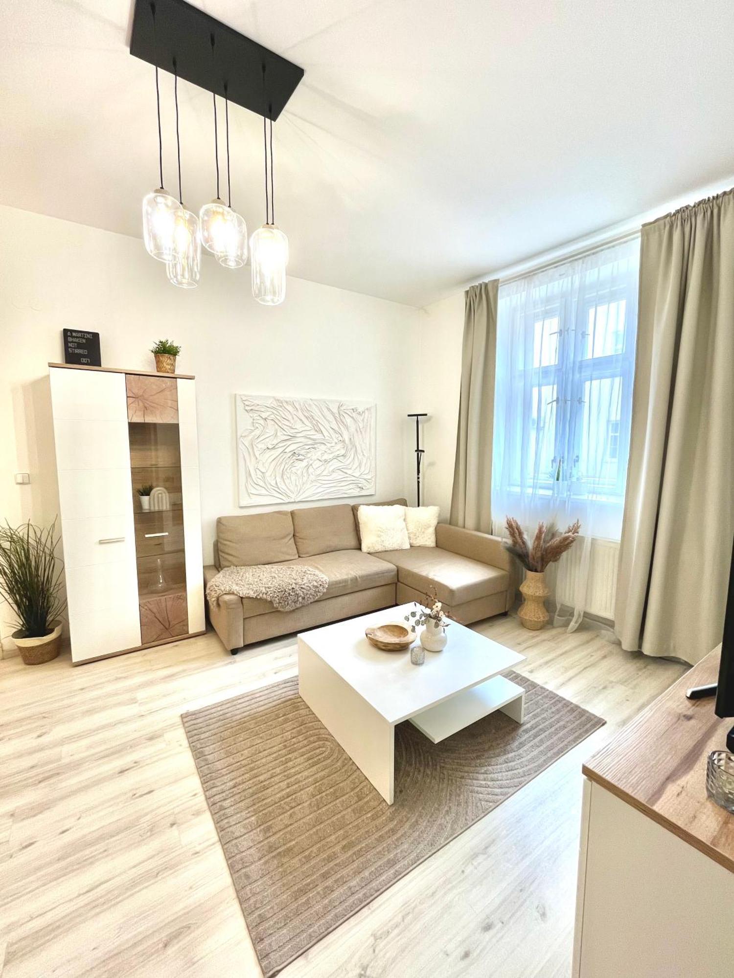 James Bond Apartment Top Location Air Conditioned Μπρατισλάβα Εξωτερικό φωτογραφία