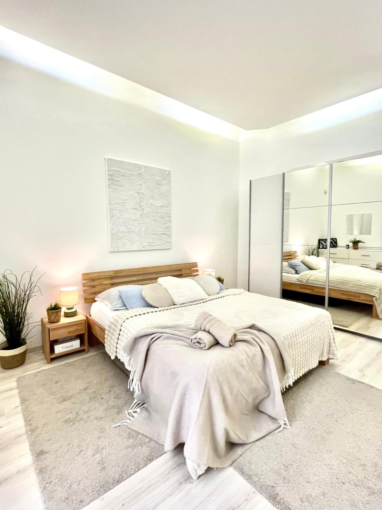 James Bond Apartment Top Location Air Conditioned Μπρατισλάβα Εξωτερικό φωτογραφία