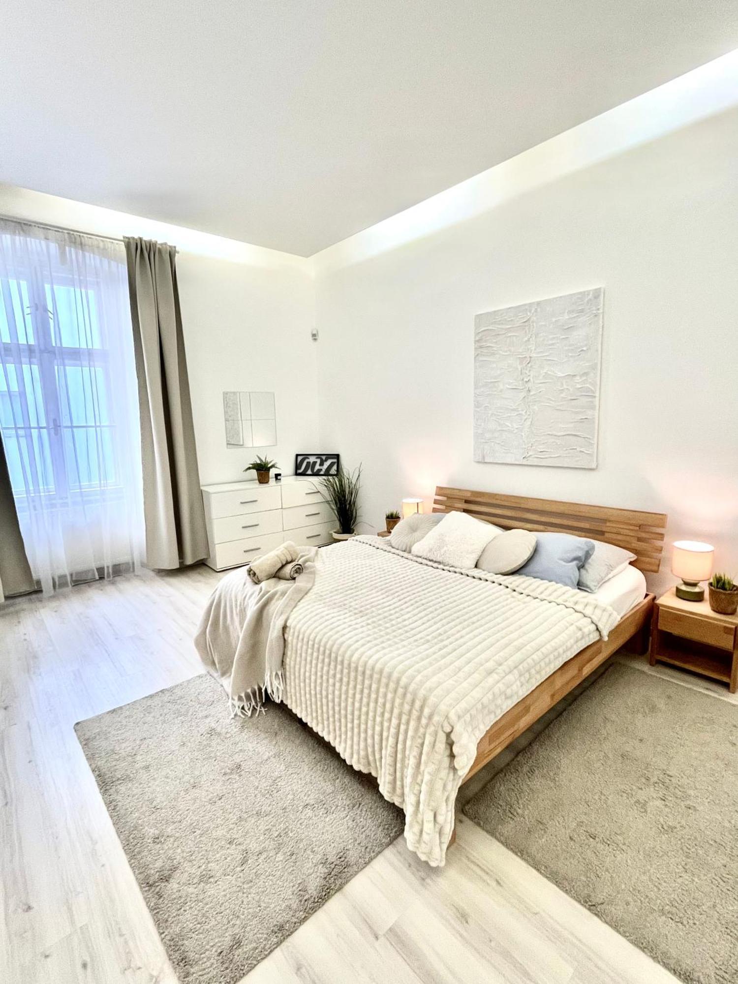 James Bond Apartment Top Location Air Conditioned Μπρατισλάβα Εξωτερικό φωτογραφία
